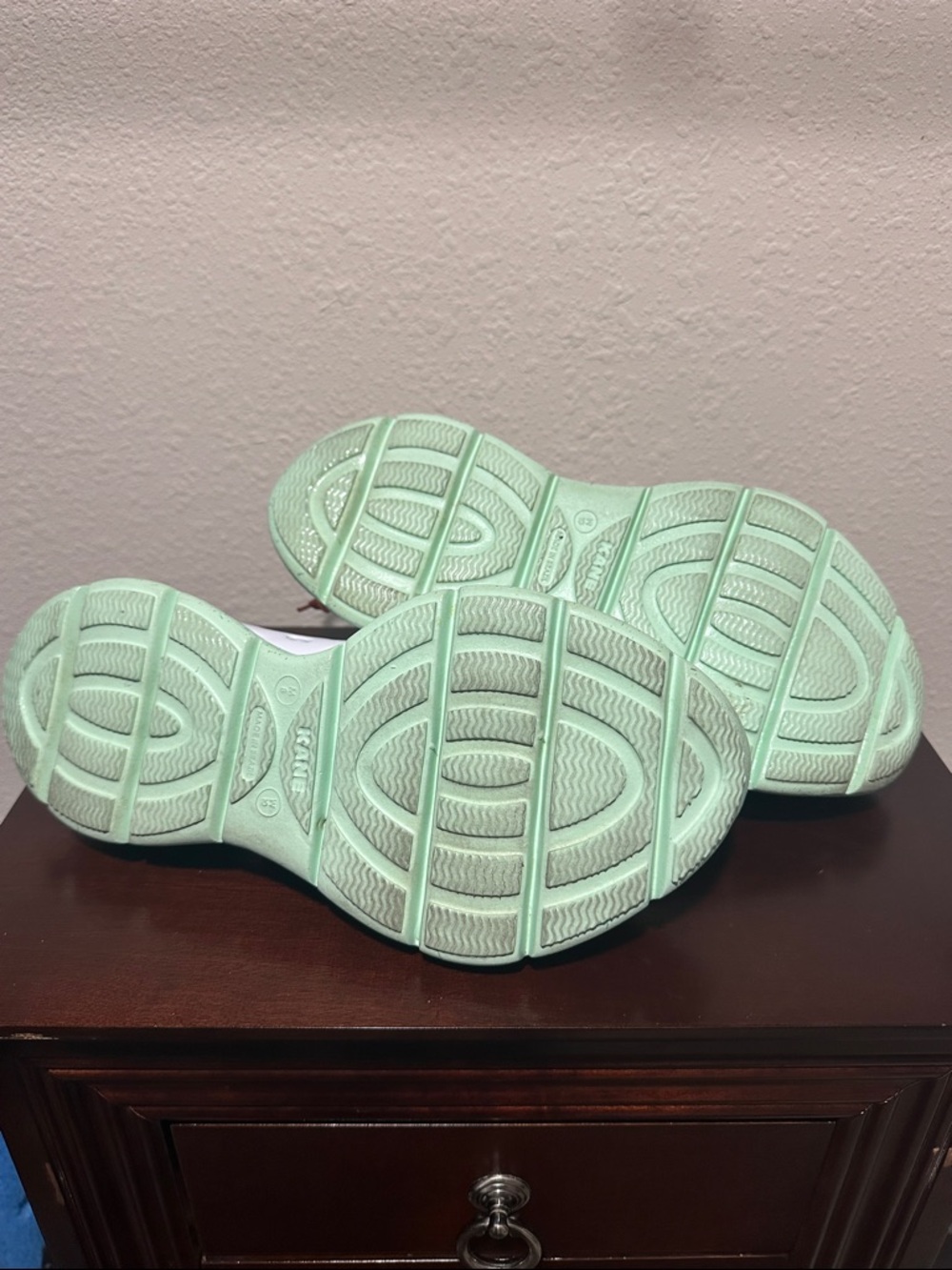 KANE Revive Shoes - White Spring Speckle, Size 10W or 8M - Picture 5 of 6
